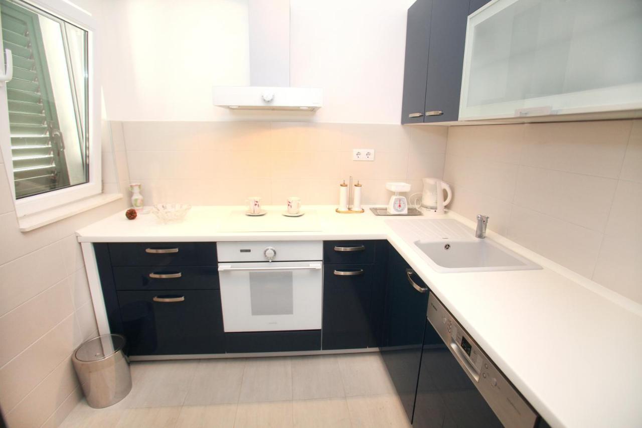 Apartments Nakir Slatine Room photo